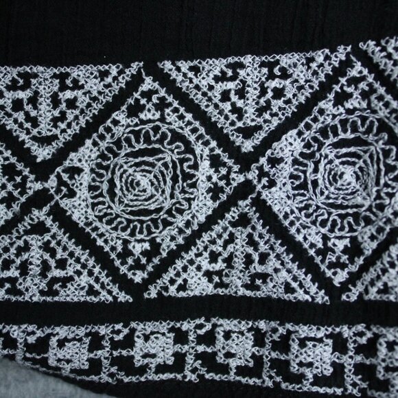 Old Navy 100% Cotton Black Embroidered Skirt Elastic Waist– Size Large - Picture 6 of 6